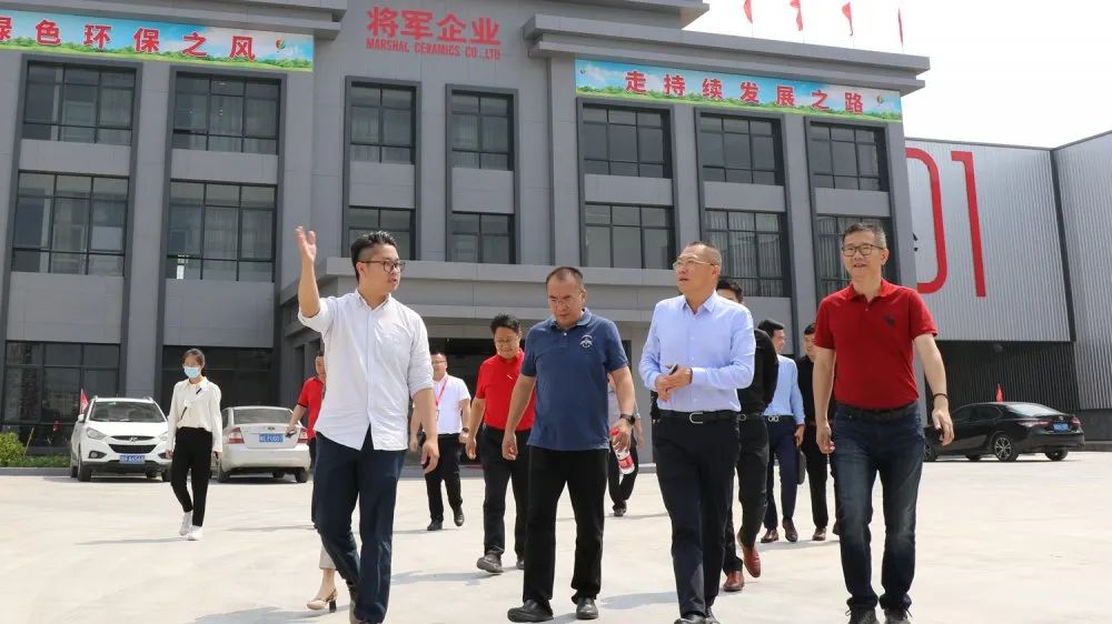 聚焦|深家協(xié)佛山巖板企業(yè)調(diào)研組蒞臨將軍企業(yè)參觀考察！(圖1)