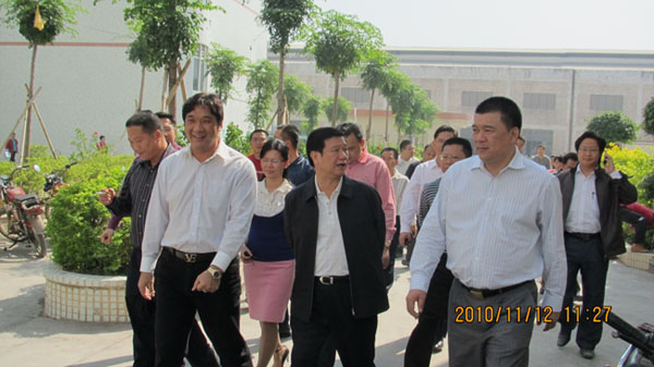 高要市委書記、市人大常委會主任范汝雄一行來我公司考察指導
(圖1)