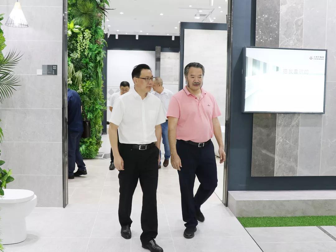 頭條丨衡陽政府考察團再度走進將軍企業(yè)，共商發(fā)展未來！
(圖2)